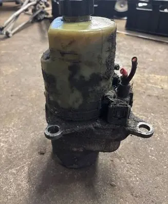 Ford Focus C-MAX Power steering pump