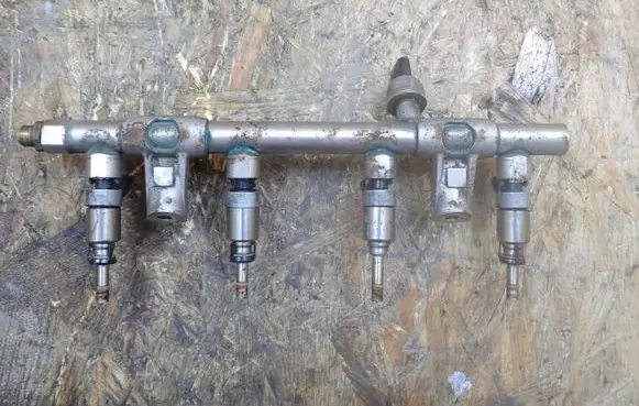 Skoda Octavia Mk3 (5E) Fuel main line pipe 06L133317N