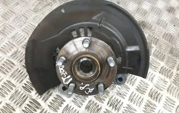 Lexus CT 200H Front wheel hub