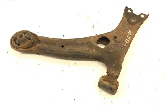 Toyota Avensis T250 Front lower control arm/wishbone