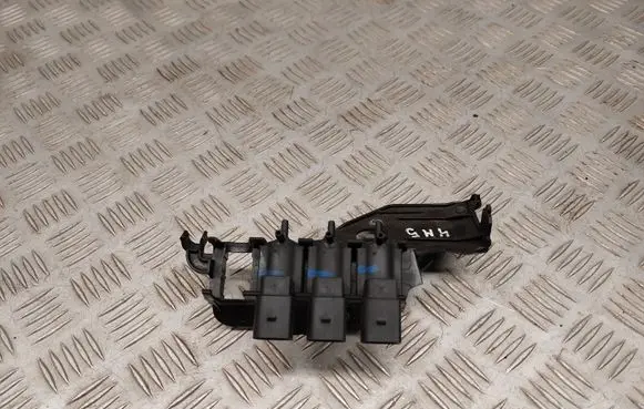 Audi Q7 4M Turbo solenoid valve 06E133520M
