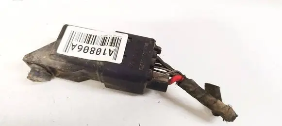 Glow plug pre-heat relay