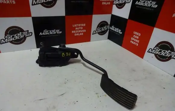 Volvo S40, V40 Accelerator throttle pedal 30865642