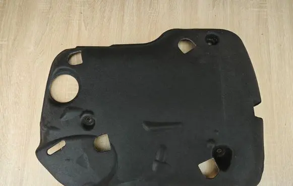 BMW 4 G22 G23 G24 G26 Heat shield in engine bay 8580383
