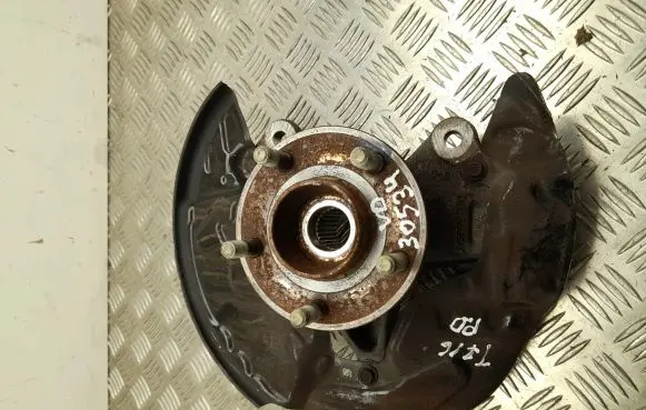 Ford Focus Front wheel hub JX6C3K170