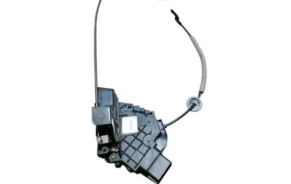 Volvo V70 Front door lock 31253658 986903105