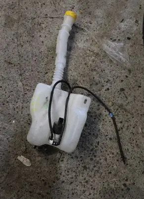 Renault Zoe Windshield washer fluid reservoir/tank 