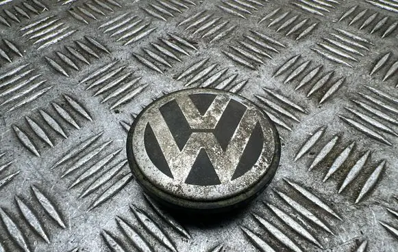 Volkswagen Touareg I Original wheel cap 7L6601149B