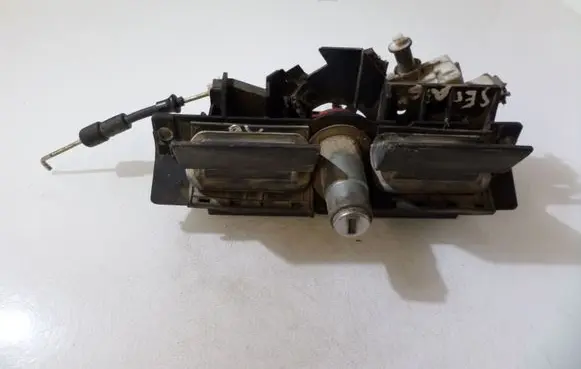 Audi A6 S6 C5 4B Tailgate/trunk/boot exterior handle 8D9827565C