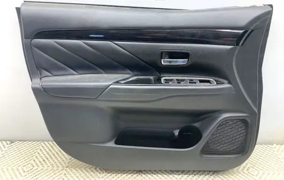 Mitsubishi Outlander Front door card panel trim