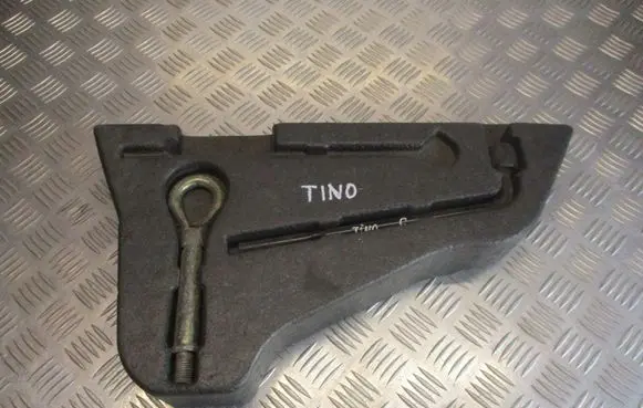Nissan Almera Tino Spare wheel mounting bracket 