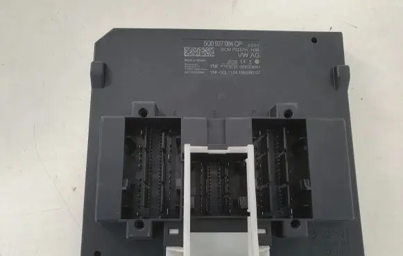 Volkswagen Tiguan Comfort/convenience module 5Q0937084CP