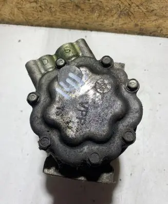 Nissan Qashqai Air conditioning (A/C) compressor (pump) 926009865R 00702410361