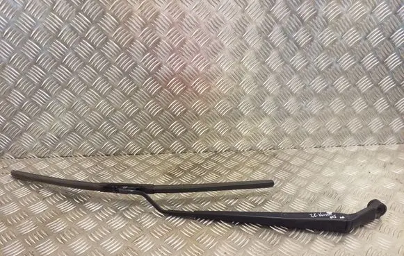 Toyota Corolla Verso E121 Front wiper blade arm 6799