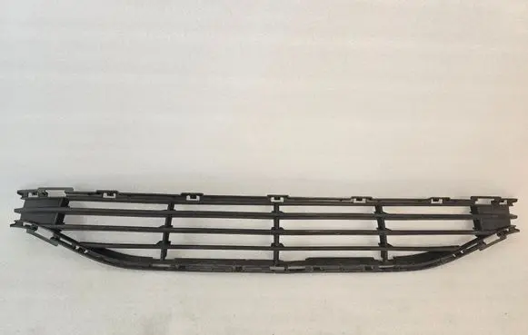 Volvo V40 Front bumper lower grill 31353311