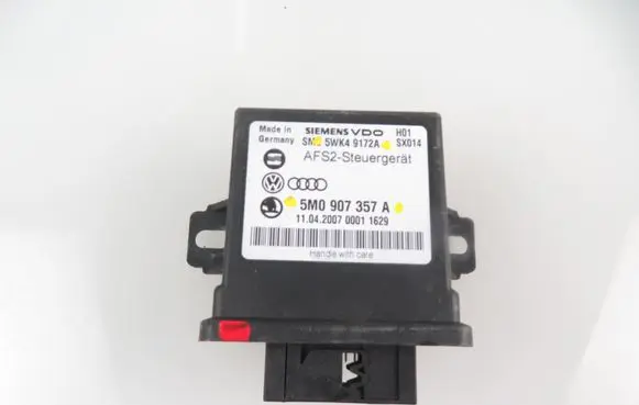 Volkswagen PASSAT B6 Light module LCM 5M0907357A 5WK49172A