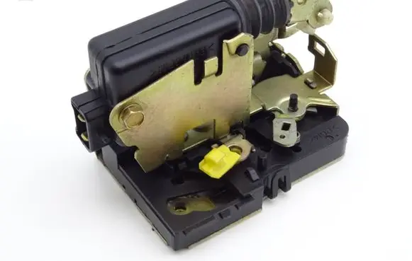 Iveco Daily 3rd gen Front door lock 