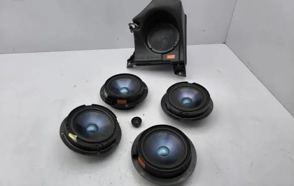 Mercedes-Benz ML W164 Audio system kit A1648201902 A1648202602 A1648201102