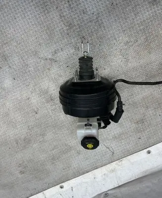 KIA Stinger Brake booster