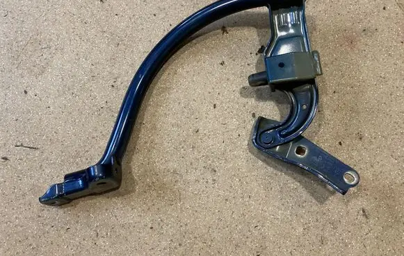 Volkswagen PASSAT B8 Tailgate/trunk/boot hinge 3C5827302