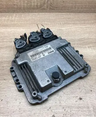 Renault Scenic II - Grand scenic II Engine control unit/module ECU 8200601334 0281013366