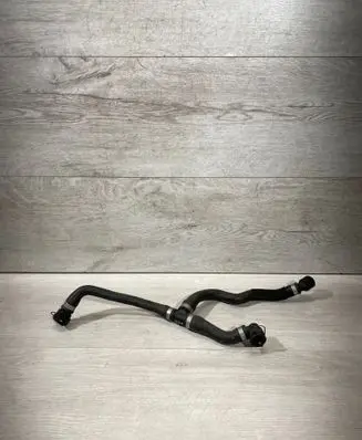 Engine coolant pipe/hose