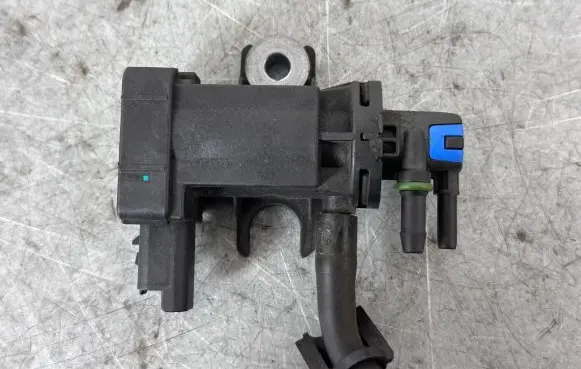 Ford Mondeo MK V Vacuum valve 9808206880