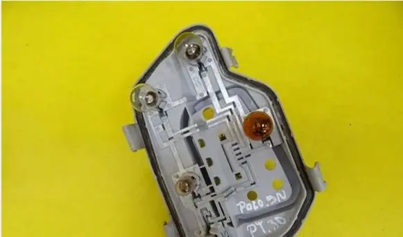 Volkswagen Polo IV 9N3 Tail light bulb cover holder 6Q6945258A