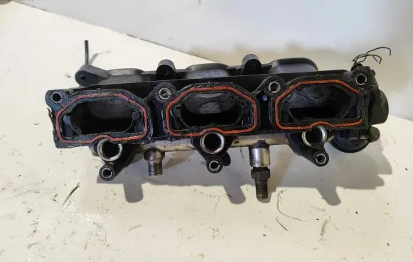 Audi A6 S6 C6 4F Fuel main line pipe 06E130090 8579237