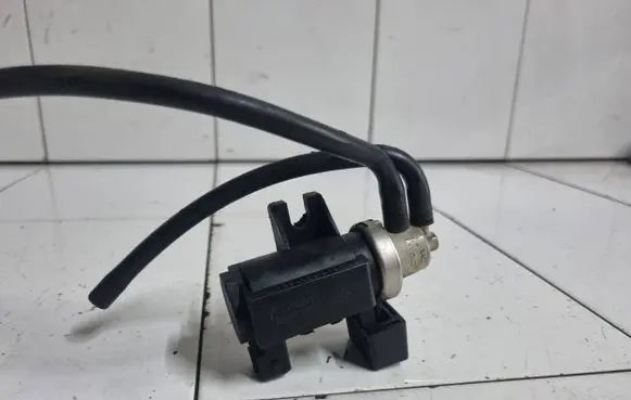 Volvo V70 Turbo solenoid valve 30637251 72190329