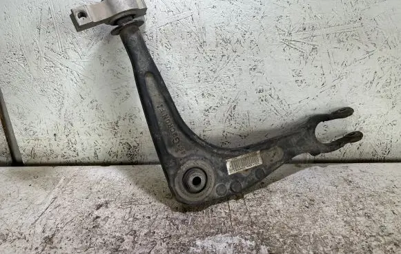 Peugeot 407 Front lower control arm/wishbone