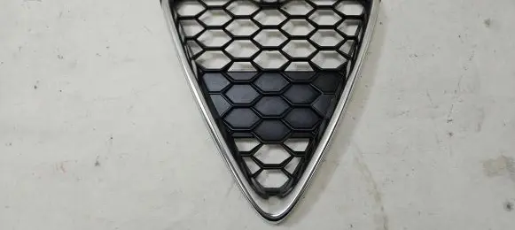 Alfa Romeo Giulietta Front bumper upper radiator grill 156109980