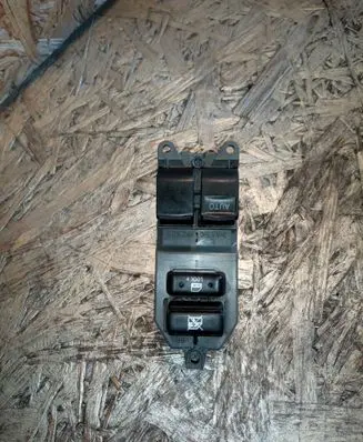 Toyota Yaris Electric window control switch