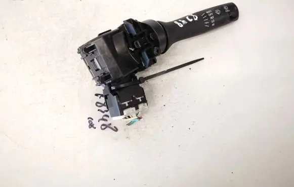 Toyota Yaris Wiper control stalk 17f060