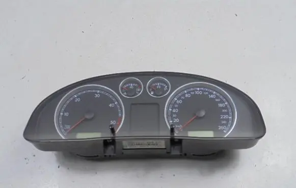 Volkswagen PASSAT B5.5 Speedometer (instrument cluster) 3B0920807A