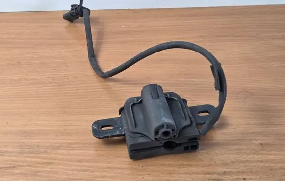 Volvo XC60 Engine bonnet/hood lock/catch 