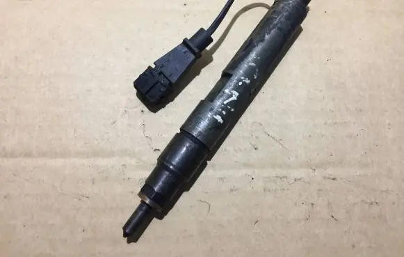 Renault Scenic I Fuel injector KBEL58P146