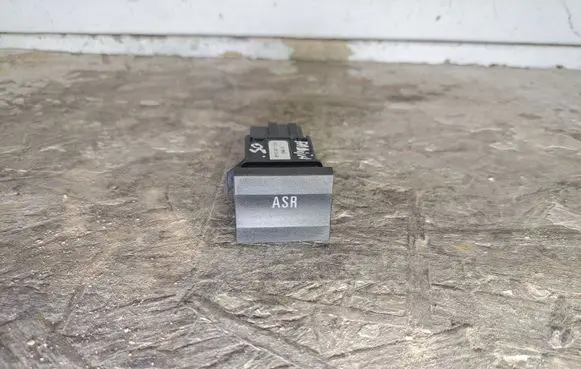 Traction control (ASR) switch