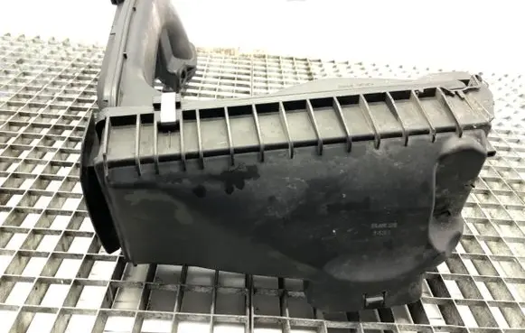 BMW X6 F16 Air filter box 8573869