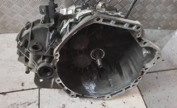 Opel Vivaro Manual 6 speed gearbox 320109931r pf6050
