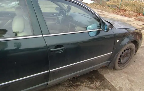 Skoda Superb B5 (3U) Front door 