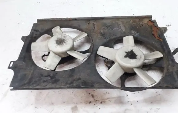 Ford Escort Radiator cooling fan shroud