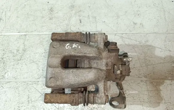 Opel Zafira A Rear brake caliper