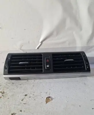 BMW X5M E70 Dash center air vent grill 9210705 9220101