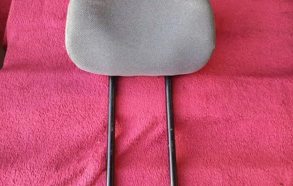 Opel Vivaro Third row seat headrest 