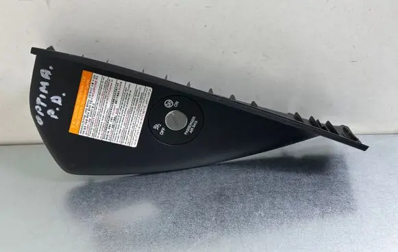 KIA Optima Dashboard side end trim 84767D4110 84767-D4110