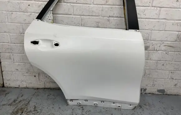 KIA Xceed Rear door