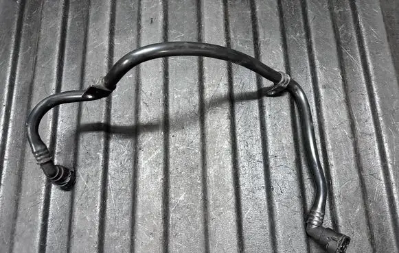 Volvo V60 Breather/breather pipe/hose 31338885