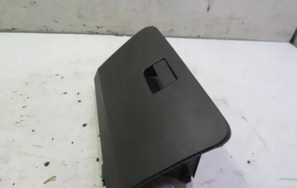 Suzuki Baleno IV Glove box 1111