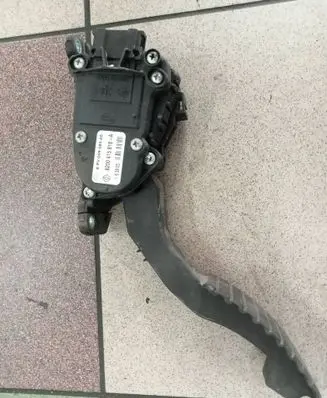 Renault Laguna II Accelerator throttle pedal 6PV00908500 8200415818A